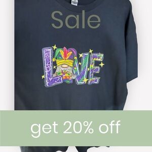 Gildan unisex adult xl Mardi Gras gnome Tshirt